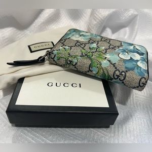 Gucci Blooms 💙 Zip Around Card Case/Wallet